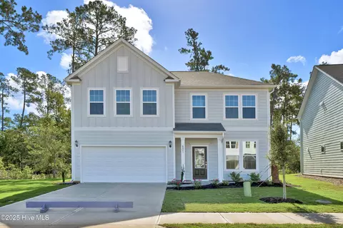 6821 Fellowship Dr, Leland, NC 28451