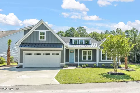 403 Wisteria Ln, Holly Ridge, NC 28445
