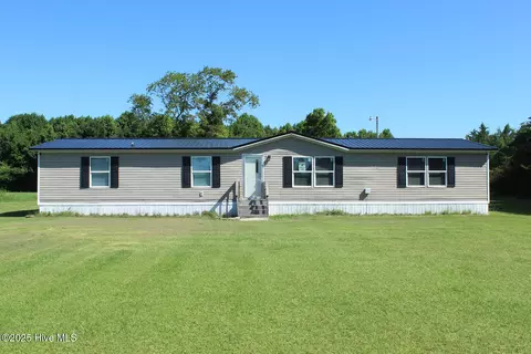 1025 Red Hill Rd, Mount Olive, NC 28365