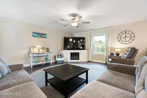 Living - 634 Aurora Pl, Hampstead, NC 28443 photo 1 of 2