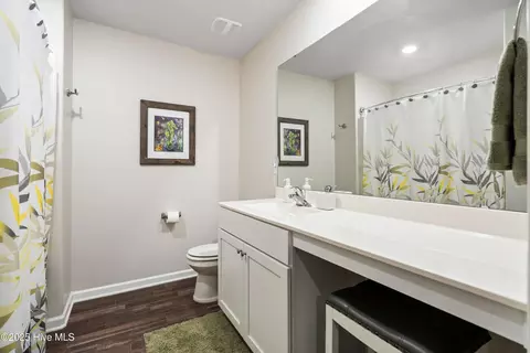 Bath - 634 Aurora Pl, Hampstead, NC 28443 photo 3 of 4