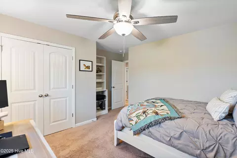 Bedroom - 634 Aurora Pl, Hampstead, NC 28443 photo 5 of 6