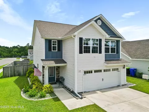 634 Aurora Pl, Hampstead, NC 28443