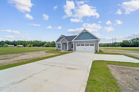 688 S Cornmill Rd, Beulaville, NC 28518