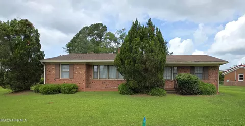 1718 Dillahunt St, New Bern, NC 28560