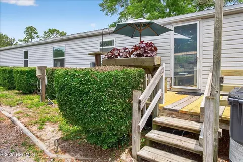 724 Dogwood Dr, Sunset Beach, NC 28468