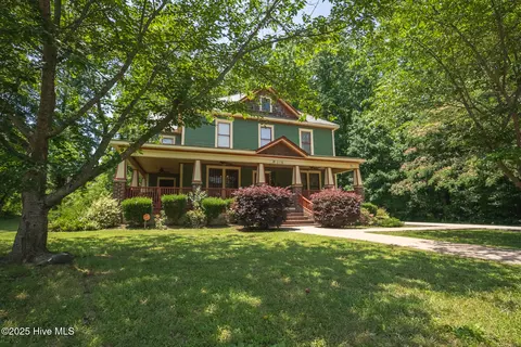 215 W Eastway Dr, Charlotte, NC 28213