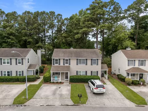 136 Lullwater Dr #B, Wilmington, NC 28403