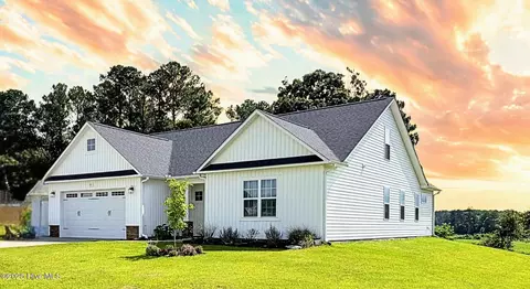 251 Enfield Dr, Carthage, NC 28327