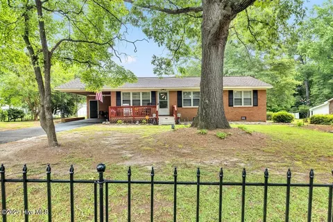 1535 Memory Ln, Kinston, NC 28504