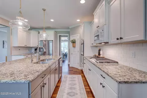 Kitchen - 110 E Conolly Ct, Hampstead, NC 28443 photo 3 of 5