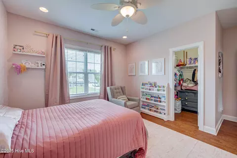 Bedroom - 110 E Conolly Ct, Hampstead, NC 28443 photo 14 of 15