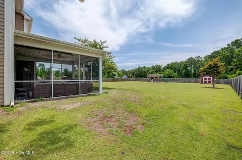 Exterior - 110 E Conolly Ct, Hampstead, NC 28443 photo 5 of 13