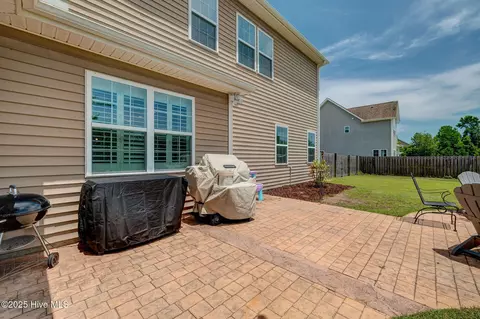 Exterior - 110 E Conolly Ct, Hampstead, NC 28443 photo 4 of 13