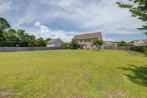 Exterior - 110 E Conolly Ct, Hampstead, NC 28443 photo 9 of 13