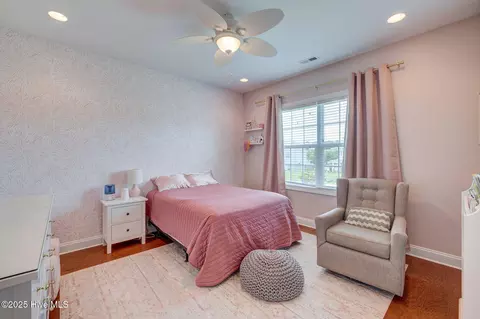 Bedroom - 110 E Conolly Ct, Hampstead, NC 28443 photo 13 of 15