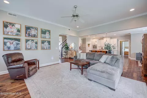 Living - 110 E Conolly Ct, Hampstead, NC 28443 photo 4 of 4