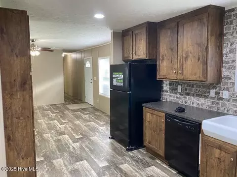 15049 Murray Loop Rd, Whitakers, NC 27891 photo 4