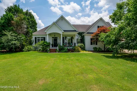 1157 Scarlet Oak Dr, Greenville, NC 27858