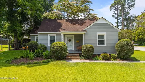 1515 Mcarthur Ave, New Bern, NC 28560