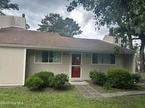 106 Quarterdeck Townes Townes #106, New Bern, NC 28562