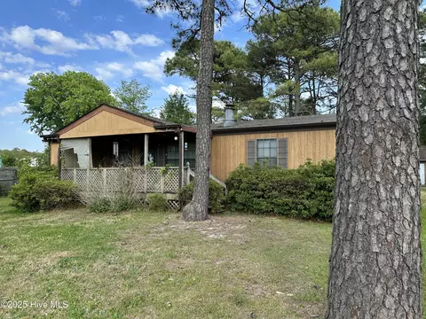 1319 Hibbs Rd, Newport, NC 28570