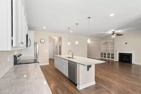 Kitchen - 23 Downy Dr, Hampstead, NC 28443 photo 6 of 6