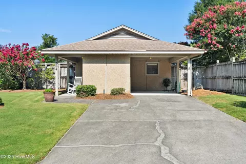 304 Halyard Ct, Wilmington, NC 28405