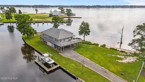 938 E Bayside Dr, Chocowinity, NC 27817