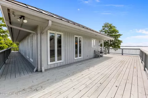 Exterior - 938 E Bayside Dr, Chocowinity, NC 27817 photo 10 of 12
