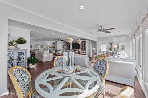 Dining - 938 E Bayside Dr, Chocowinity, NC 27817 photo 2 of 5