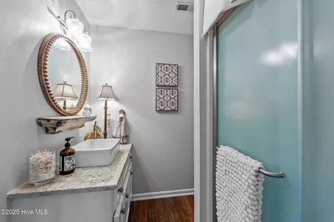 Bath - 938 E Bayside Dr, Chocowinity, NC 27817 photo 1 of 3