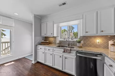 Kitchen - 938 E Bayside Dr, Chocowinity, NC 27817 photo 5 of 6