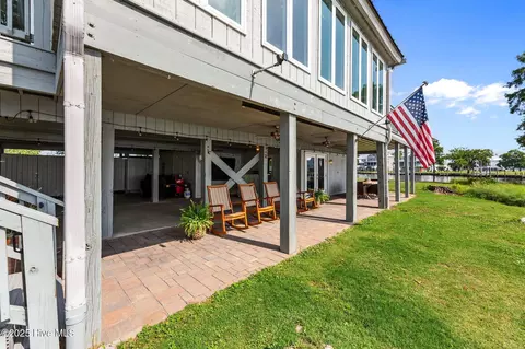 Exterior - 938 E Bayside Dr, Chocowinity, NC 27817 photo 3 of 12