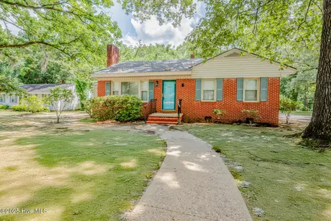 503 Hill St, Elizabethtown, NC 28337