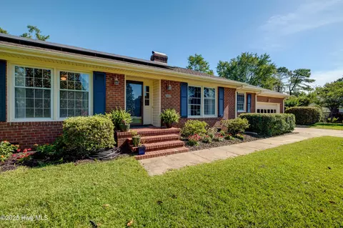 3921 Westover Rd, Wilmington, NC 28403