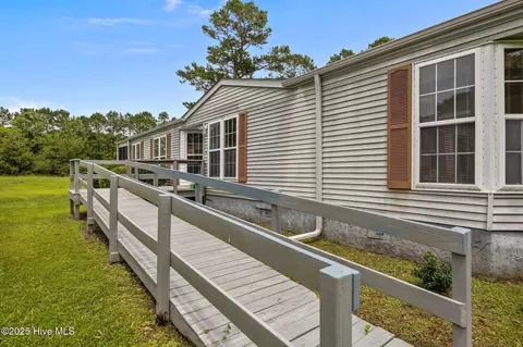 619 Outrigger Ct, Hampstead, NC 28443 photo 6
