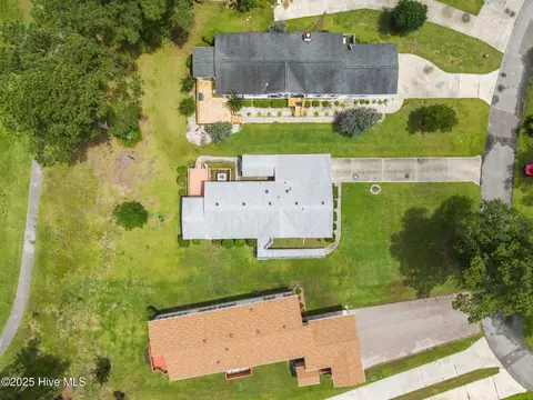 619 Outrigger Ct, Hampstead, NC 28443 photo 45