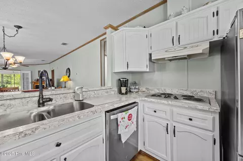 619 Outrigger Ct, Hampstead, NC 28443 photo 11