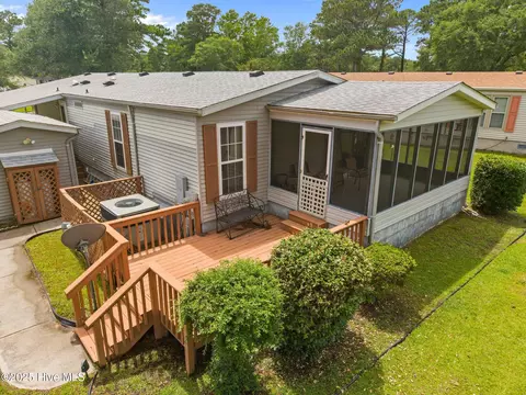 619 Outrigger Ct, Hampstead, NC 28443 photo 4