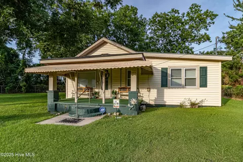 410 Brown Dr, New Bern, NC 28560