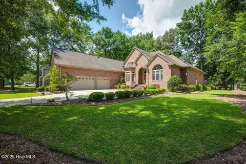 100 Knollwood Ct, New Bern, NC 28562