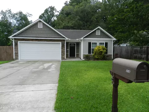 305 Roosevelt Rd, Jacksonville, NC 28540