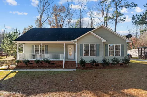 3015 Ellsworth Dr, Greenville, NC 27834