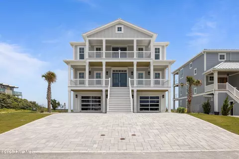 105 Roosevelt Dr, Pine Knoll Shores, NC 28512