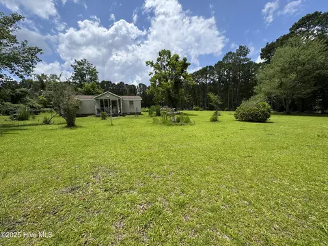5669 Deerfield Pl NE, Winnabow, NC 28479
