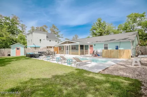 221 NE 58th St, Oak Island, NC 28465