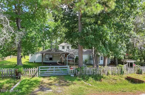 197 Bahama Dr, Hampstead, NC 28443