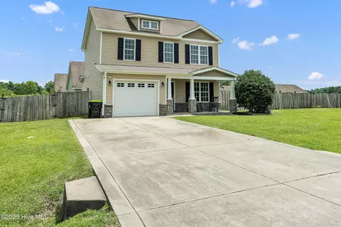 203 Mccain St, Beulaville, NC 28518