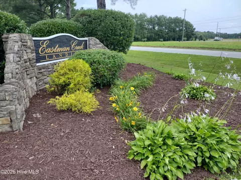 510 Shipmast Ct, Beaufort, NC 28516